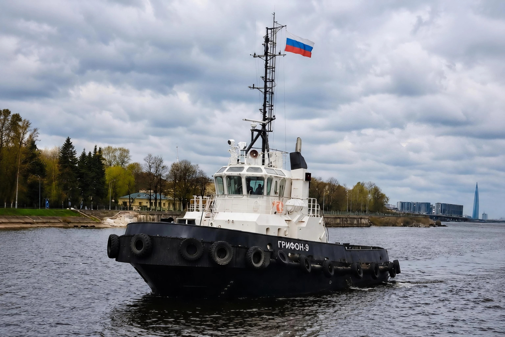 На буксир «Грифон-9» выданы классификационные документы РС