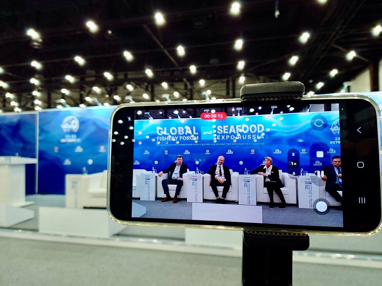 РС представил доклад на круглом столе «Импортозамещение в судостроении – планы и реальность»