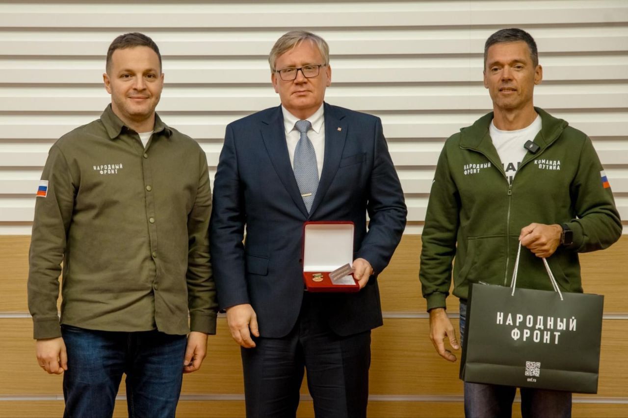 Генеральный директор РС награжден знаком «Народного Фронта» за вклад в гуманитарную миссию