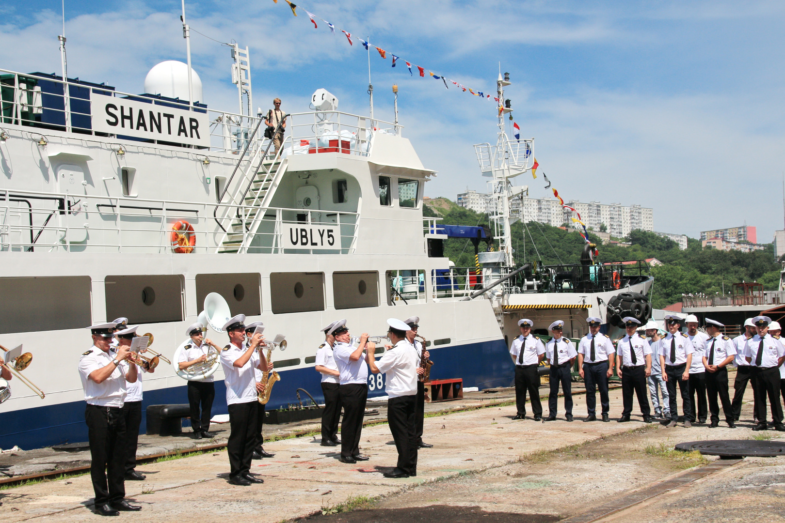 Класс РС: на рыболовном судне «Шантар» поднят флаг
