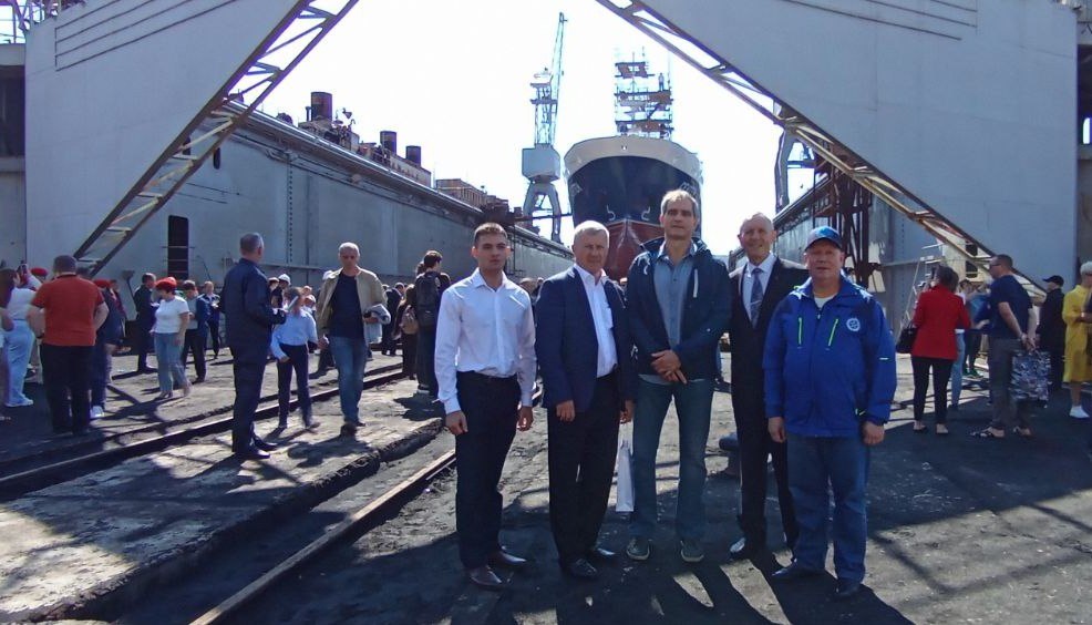 Класс РС: На краболове «Аурум» поднят флаг России, «Сентен» спущен на воду