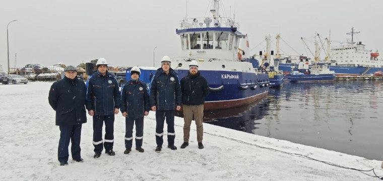 Класс РС: на сейнерах «Карага» и «Карымай» поднят флаг РФ