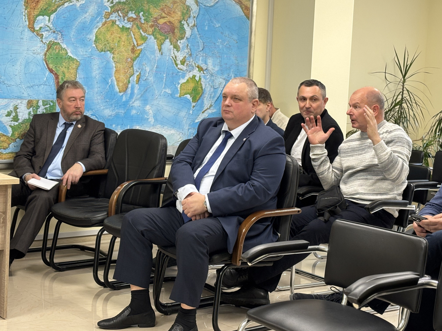 Услуги для промышленности и новые технологии: Семинар РС для предприятий самого западного региона страны