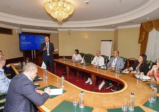 РС провел рабочую встречу по офшорным контейнерам