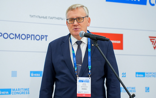 Столетие ДНИИМФ, новые услуги и три приоритета для региона: итоги выступления Сергея Куликова перед представителями медиа на Морском конгрессе