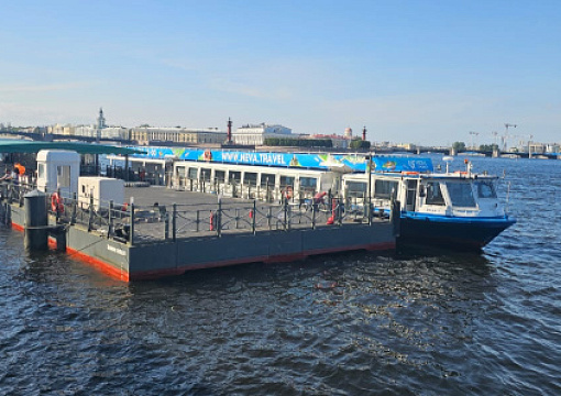 РС выдал документы на пассажирский причал «Зимняя канавка» в центре Санкт-Петербурга