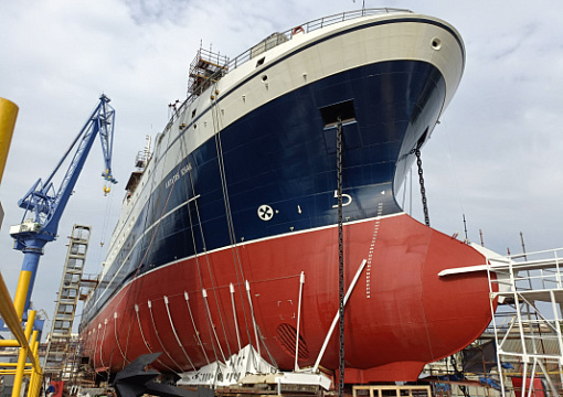 Делегация РС приняла участие в церемонии спуска БМРТ «Капитан Юнак»