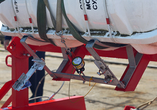 Одобрено первое отечественное гидростатическое разобщающее устройство для спасательных плотов