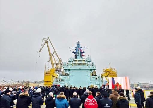 Класс РС: на атомном ледоколе «Якутия» поднят Государственный флаг России