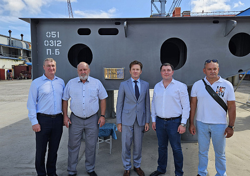 Класс РС: на Находкинском СРЗ заложен киль краболовного судна проекта 03141