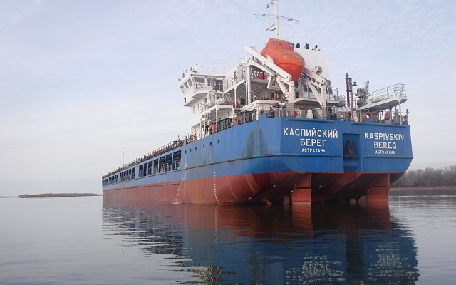На судно «Каспийский берег» выданы документы РС
