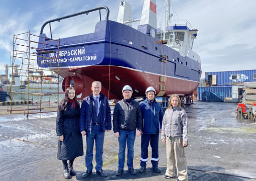 Класс РС: спущены на воду суда «Авача» и «Октябрьский» проекта 04130