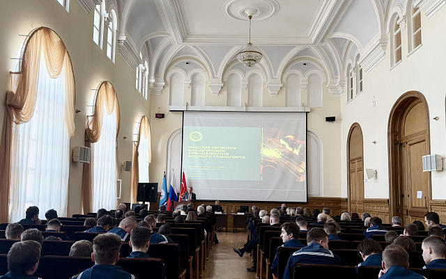 РС принял участие в обсуждении перспектив подготовки специалистов водного транспорта